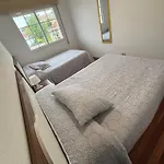 Enjoy Sanxenxo,200m Playa, Balcón Vistas Cíes, Piscina&terraza Azotea,2 Plazas Garaje, 2 Baños, Muy Luminoso, Muy Tranquilo,muy Equipado, Céntrico Apartamento