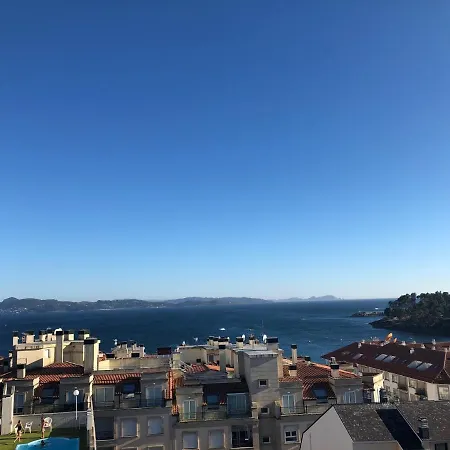 Seaside Retreat: Balcony Views, Rooftop Pool & Tranquility Sanxenxo