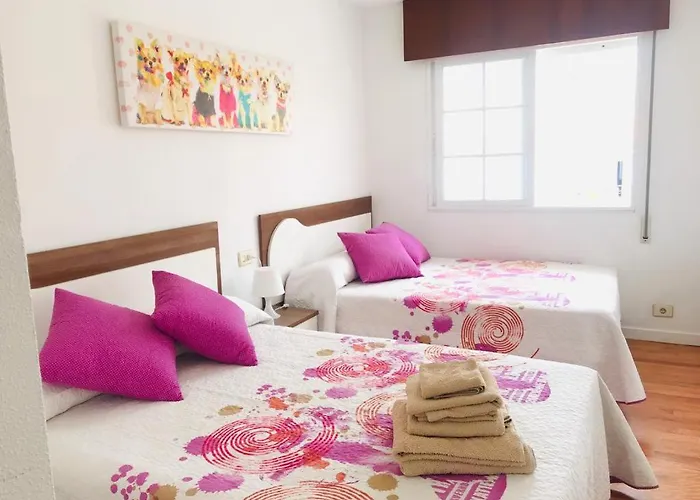 Apartment Seaside Retreat: Balcony Views, Rooftop Pool & Tranquility