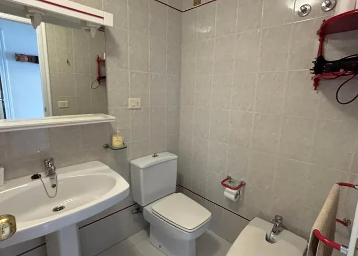 Apartment Seaside Retreat: Balcony Views, Rooftop Pool & Tranquility Sanxenxo